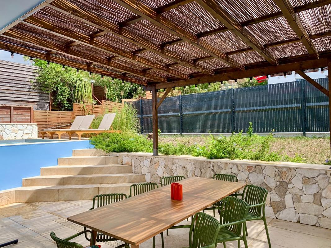 location-villa-martinique-le-diamant-vue-rocher-piscine-MQDI115-exterieur 3
